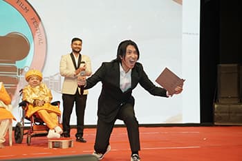  https://ahmedabadinternationalfilmfestival.com/festivaladmin/upload/gallery/1Tmshqt6.jpg