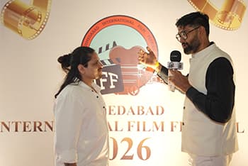  https://ahmedabadinternationalfilmfestival.com/festivaladmin/upload/gallery/5DNlF1bf.jpg