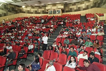  https://ahmedabadinternationalfilmfestival.com/festivaladmin/upload/gallery/BU4vPhyC.jpg