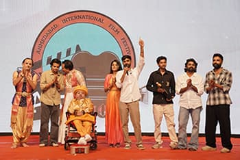  https://ahmedabadinternationalfilmfestival.com/festivaladmin/upload/gallery/CezQJAMZ.jpg