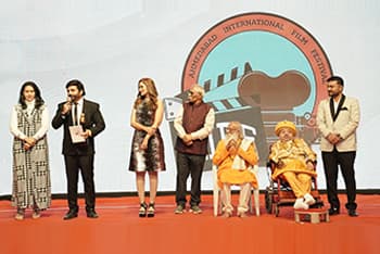 https://ahmedabadinternationalfilmfestival.com/festivaladmin/upload/gallery/VM8Y5RQI.jpg