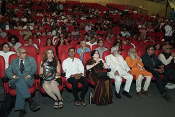  https://ahmedabadinternationalfilmfestival.com/festivaladmin/upload/gallery/hUwo0TYH.jpg