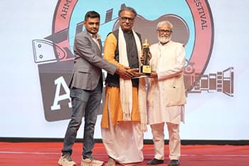  https://ahmedabadinternationalfilmfestival.com/festivaladmin/upload/gallery/jeC7uXZo.jpg
