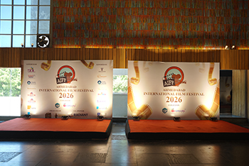  https://ahmedabadinternationalfilmfestival.com/festivaladmin/upload/gallery/o8kcbn3Q.jpg