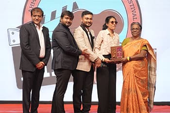  https://ahmedabadinternationalfilmfestival.com/festivaladmin/upload/gallery/v14IQSPO.jpg